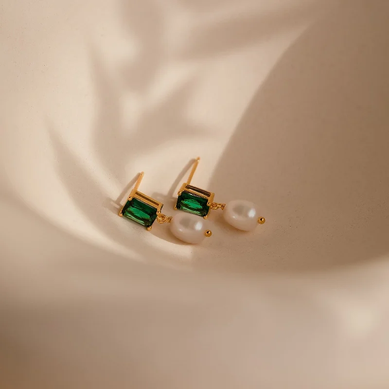 Sleek ceramic drop earrings for lightweight modern wear -Emerald Pearl Drop Earrings