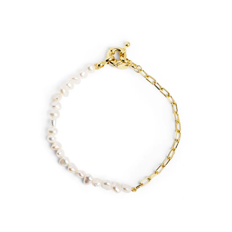 Hand-carved bangles featuring unique stone inlays -Chic Pearl Gold Bracelet