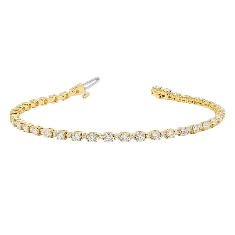 Romantic heart bracelets symbolizing love and affection -Diamond Bracelet in 18kt Yellow Gold (3.67ct tw)