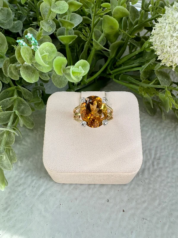 Lively peridot gemstone rings with green spark -Rio Golden Citrine Ring